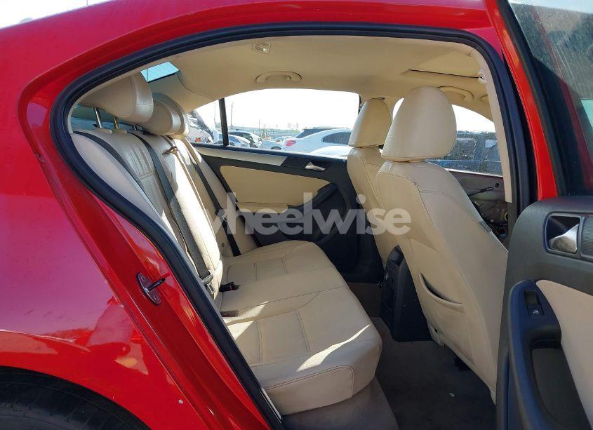 Photo 8 of 2011 Volkswagen Jetta 2.5L SEL (VIN 3VWLX7AJ2BM377936)