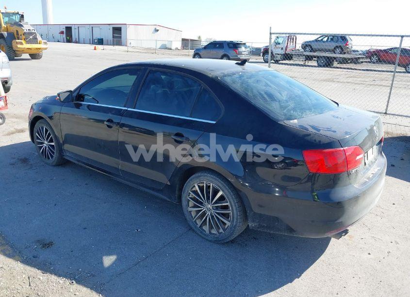 Photo 3 of 2012 Volkswagen Jetta 2.5L SEL PREMIUM (VIN 3VWLX7AJ2CM388825)