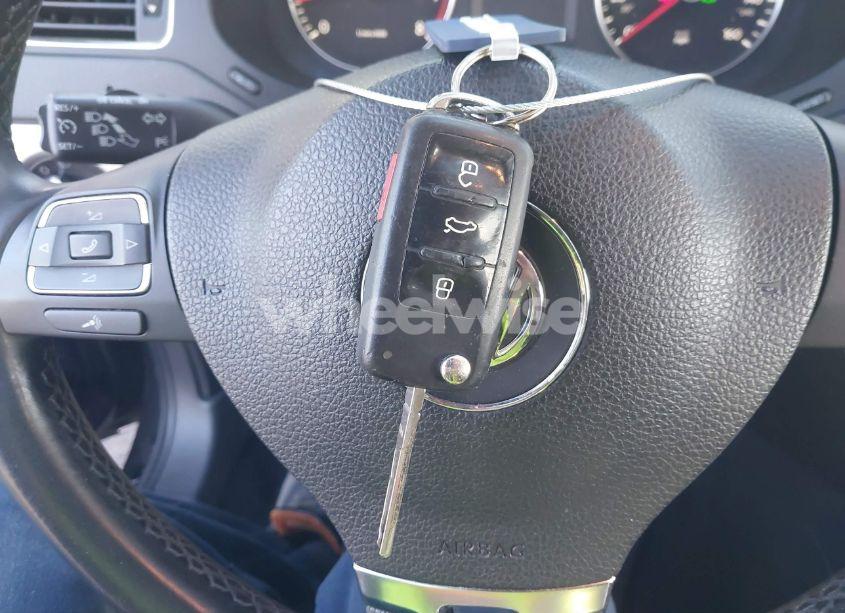 Photo 11 of 2012 Volkswagen Jetta 2.5L SEL (VIN 3VWLX7AJ2CM409673)