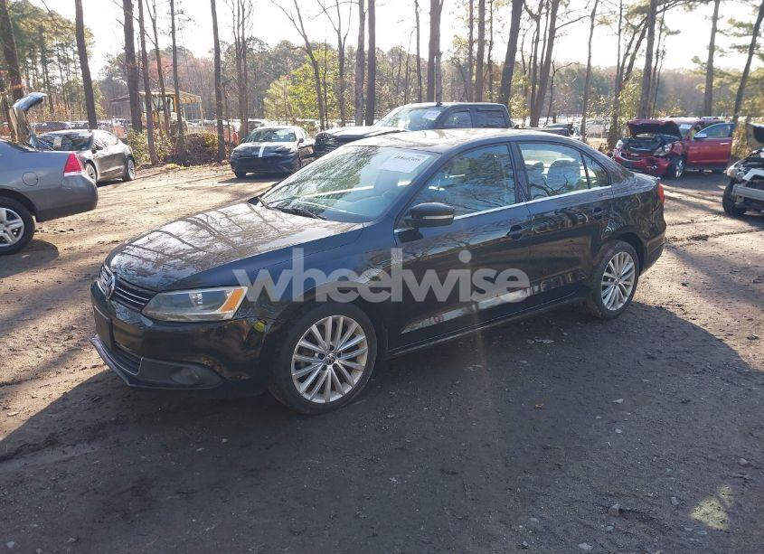 Photo 2 of 2012 Volkswagen Jetta 2.5L SEL (VIN 3VWLX7AJ2CM409673)
