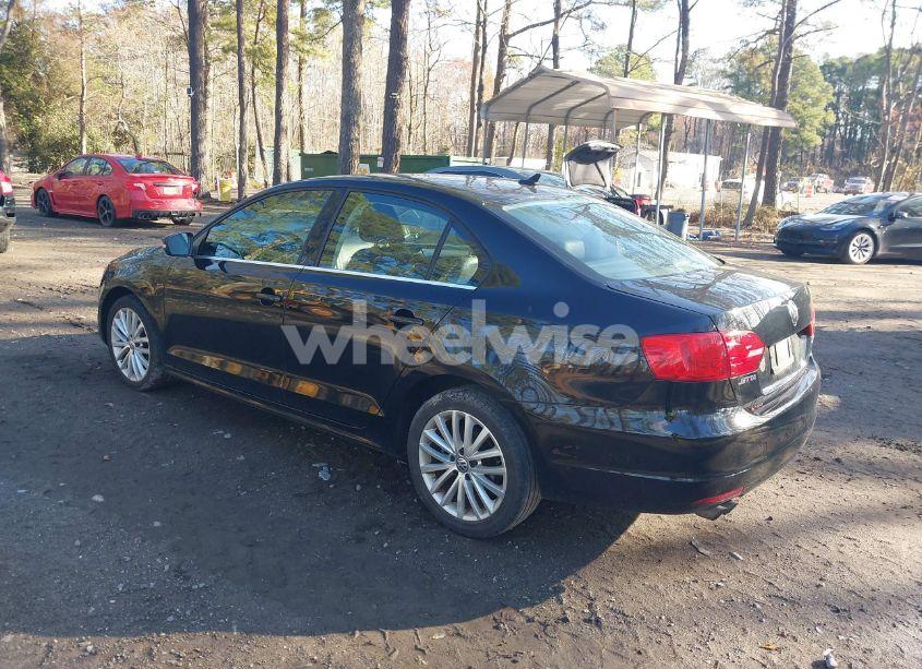 Photo 3 of 2012 Volkswagen Jetta 2.5L SEL (VIN 3VWLX7AJ2CM409673)