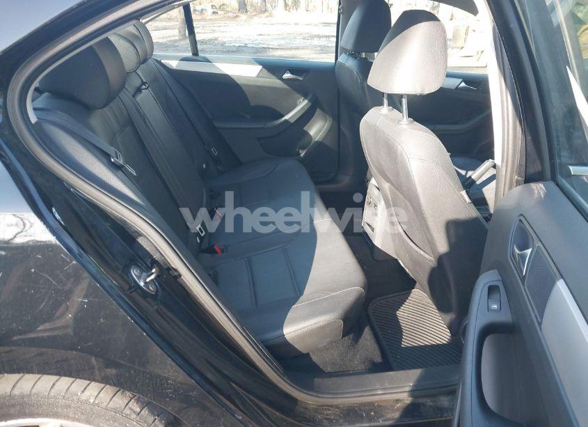 Photo 8 of 2012 Volkswagen Jetta 2.5L SEL (VIN 3VWLX7AJ2CM409673)