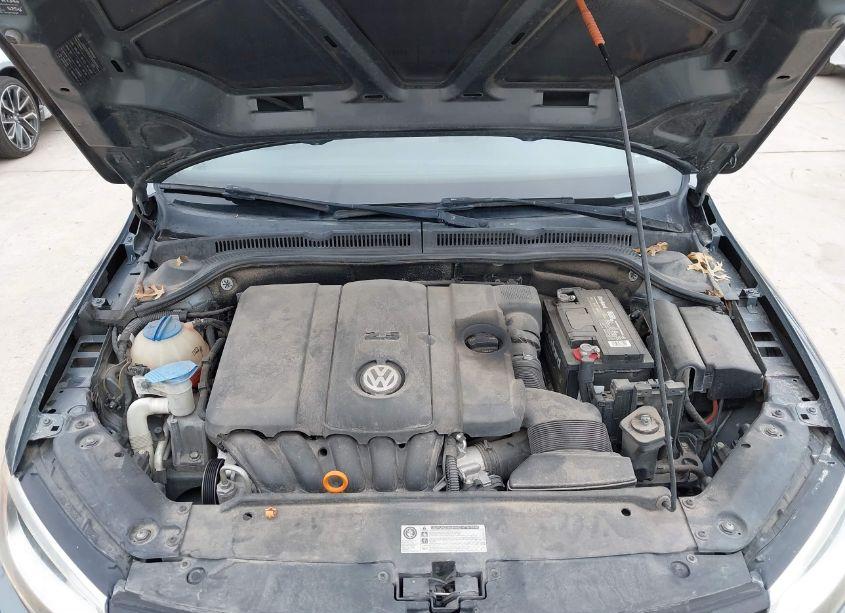 Photo 10 of 2011 Volkswagen Jetta 2.5L SEL (VIN 3VWLX7AJ3BM303876)