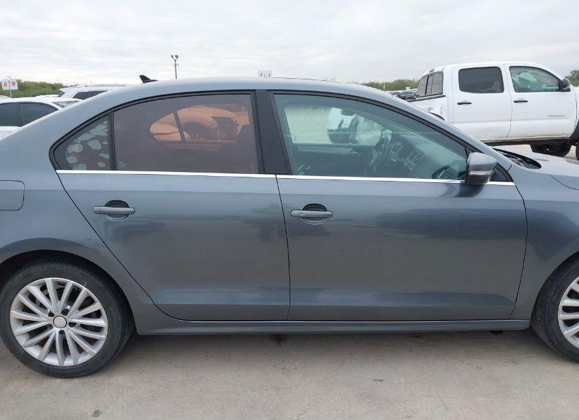 Photo 13 of 2011 Volkswagen Jetta 2.5L SEL (VIN 3VWLX7AJ3BM303876)