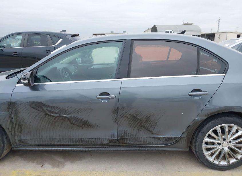 Photo 14 of 2011 Volkswagen Jetta 2.5L SEL (VIN 3VWLX7AJ3BM303876)