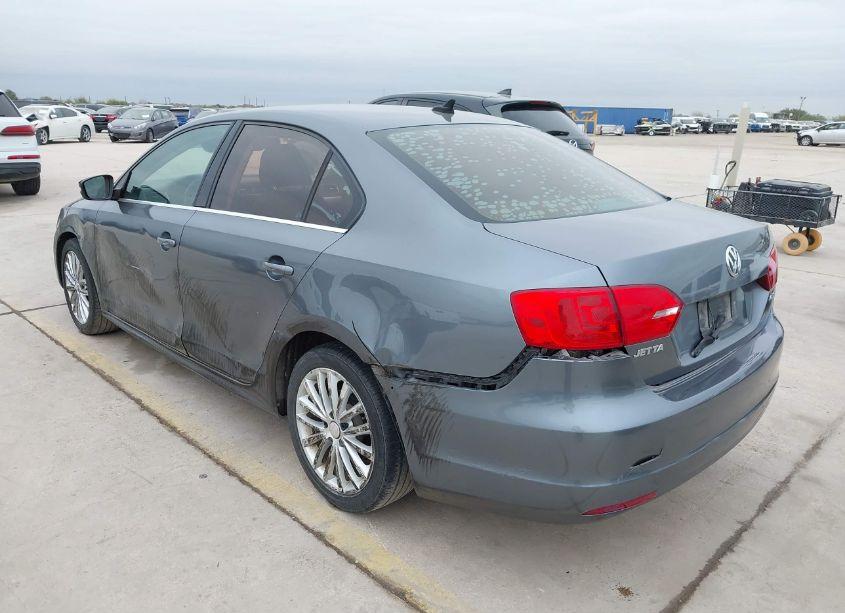 Photo 3 of 2011 Volkswagen Jetta 2.5L SEL (VIN 3VWLX7AJ3BM303876)