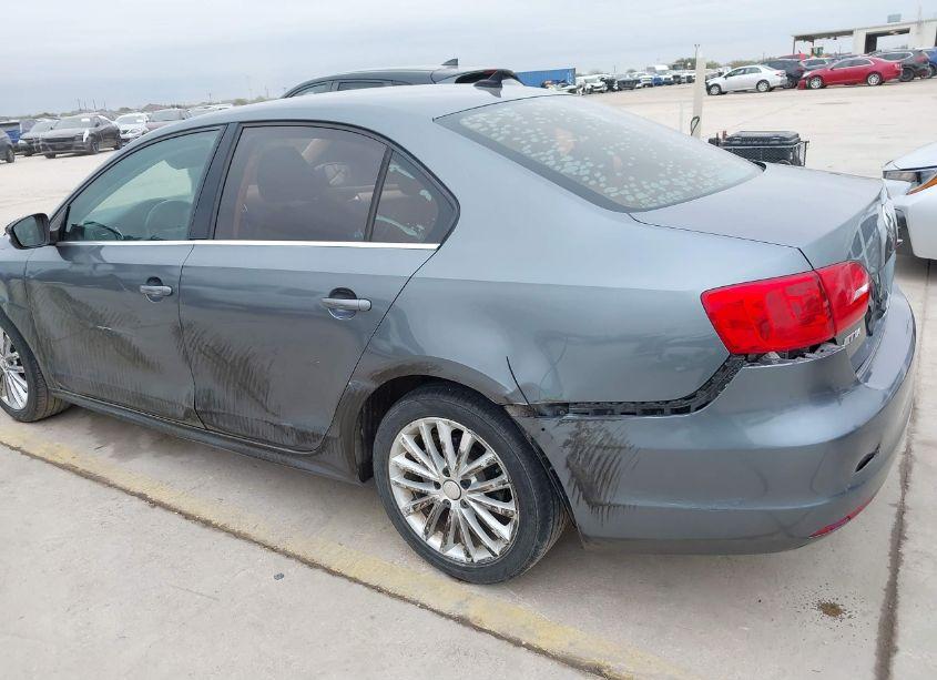 Photo 6 of 2011 Volkswagen Jetta 2.5L SEL (VIN 3VWLX7AJ3BM303876)