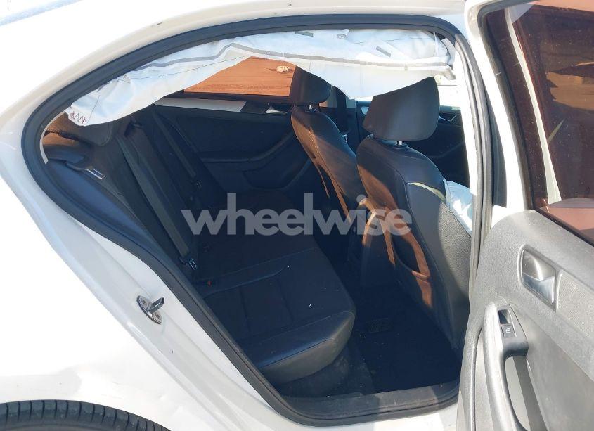 Photo 8 of 2012 Volkswagen Jetta 2.5L SEL (VIN 3VWLX7AJ4CM323376)