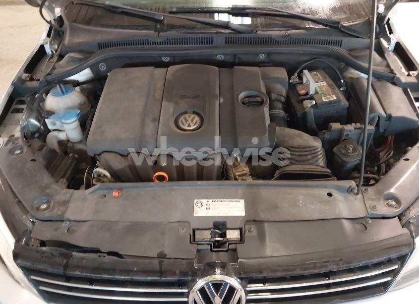 Photo 10 of 2012 Volkswagen Jetta 2.5L SEL (VIN 3VWLX7AJ4CM344390)