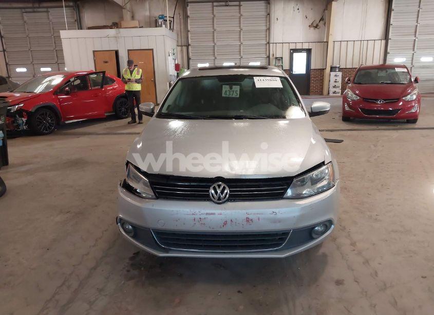 Photo 12 of 2012 Volkswagen Jetta 2.5L SEL (VIN 3VWLX7AJ4CM344390)