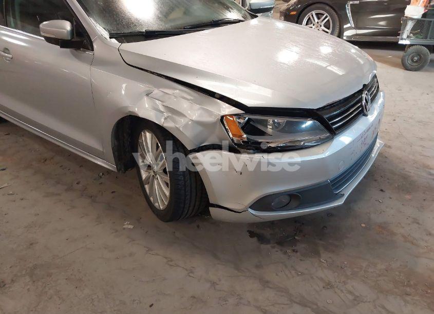 Photo 6 of 2012 Volkswagen Jetta 2.5L SEL (VIN 3VWLX7AJ4CM344390)