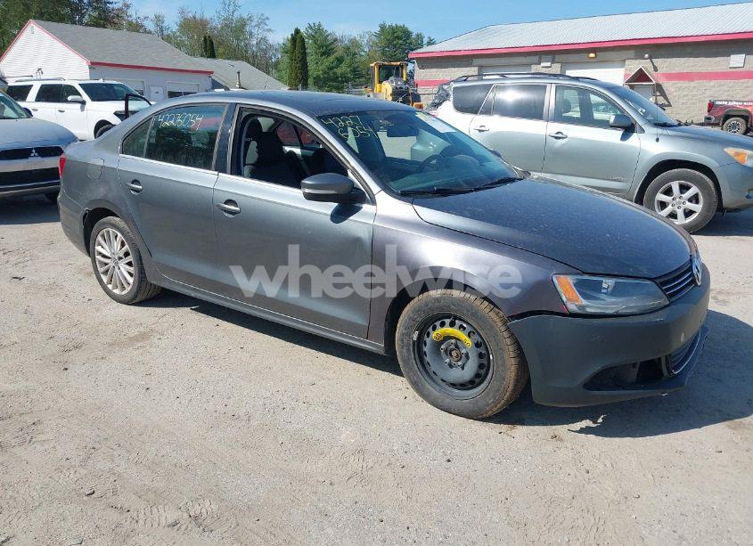 2012 Volkswagen Jetta 2.5L SEL (VIN 3VWLX7AJ4CM471141) main photo