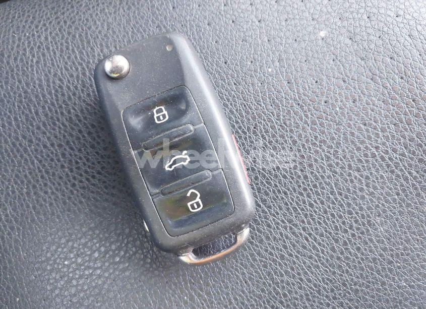 Photo 11 of 2012 Volkswagen Jetta 2.5L SEL (VIN 3VWLX7AJ4CM471141)