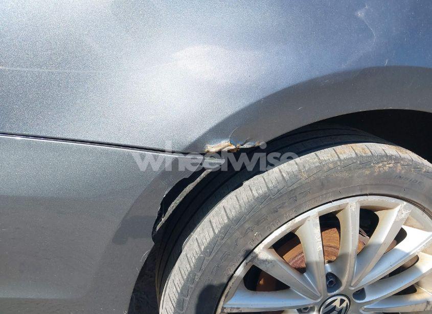 Photo 6 of 2012 Volkswagen Jetta 2.5L SEL (VIN 3VWLX7AJ4CM471141)