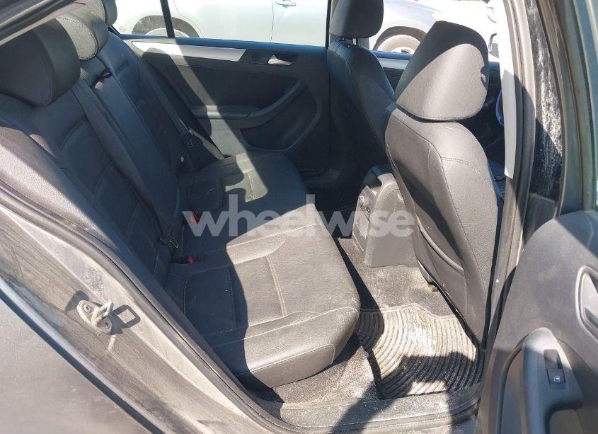 Photo 8 of 2012 Volkswagen Jetta 2.5L SEL (VIN 3VWLX7AJ4CM471141)