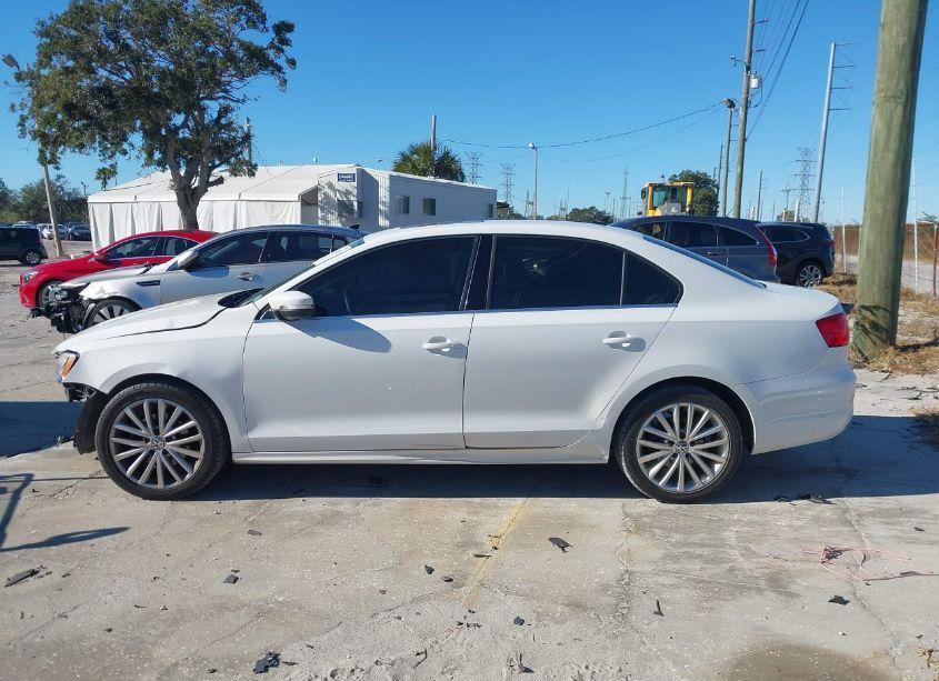 Photo 15 of 2011 Volkswagen Jetta 2.5L SEL (VIN 3VWLX7AJ5BM370835)