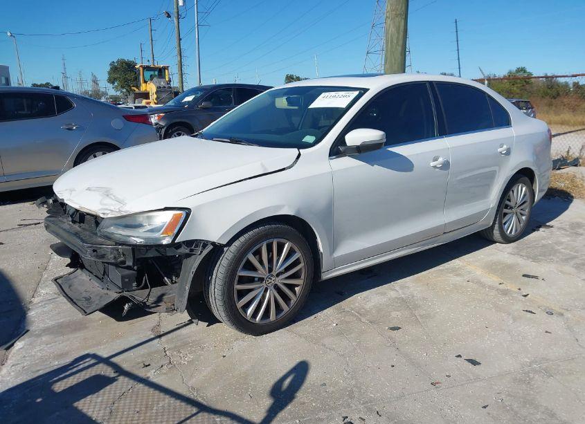 Photo 2 of 2011 Volkswagen Jetta 2.5L SEL (VIN 3VWLX7AJ5BM370835)