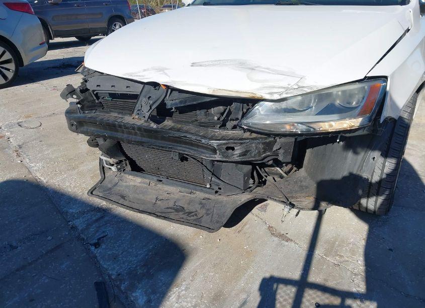 Photo 6 of 2011 Volkswagen Jetta 2.5L SEL (VIN 3VWLX7AJ5BM370835)