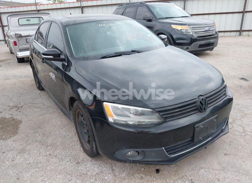 2012 Volkswagen Jetta 2.5L SEL (VIN 3VWLX7AJ6CM324884) main photo