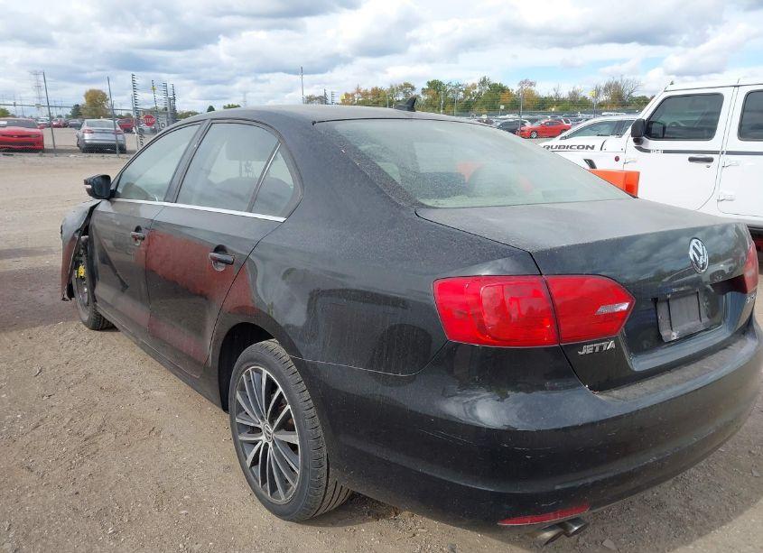 Photo 3 of 2012 Volkswagen Jetta 2.5L SEL PREMIUM (VIN 3VWLX7AJ6CM366343)