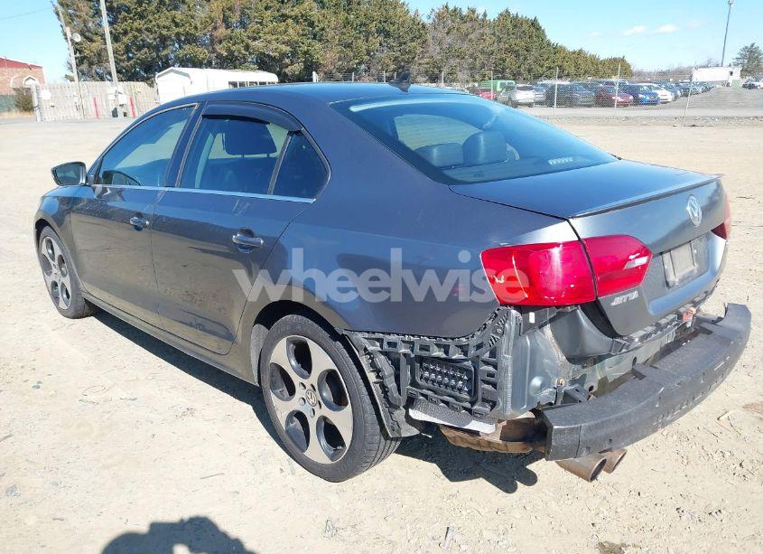 Photo 3 of 2011 Volkswagen Jetta 2.5L SEL (VIN 3VWLX7AJ7BM351445)