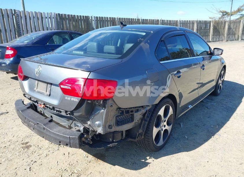 Photo 4 of 2011 Volkswagen Jetta 2.5L SEL (VIN 3VWLX7AJ7BM351445)