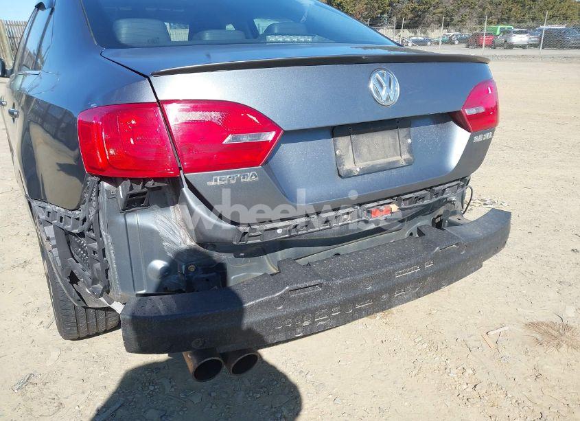 Photo 6 of 2011 Volkswagen Jetta 2.5L SEL (VIN 3VWLX7AJ7BM351445)