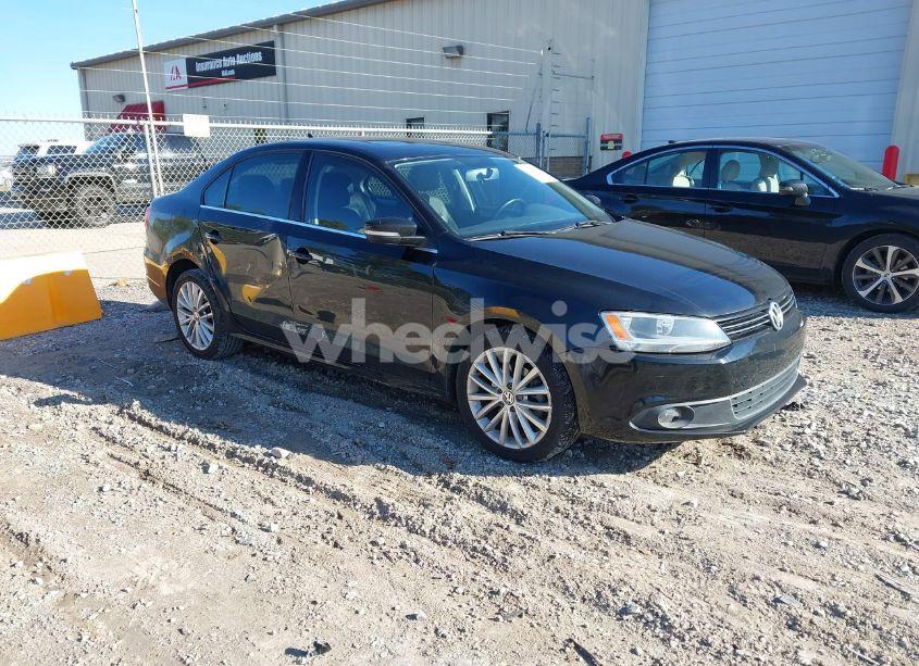 2011 Volkswagen Jetta 2.5L SEL (VIN 3VWLX7AJ7BM369783) main photo