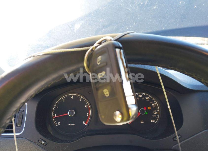 Photo 11 of 2011 Volkswagen Jetta 2.5L SEL (VIN 3VWLX7AJ7BM369783)