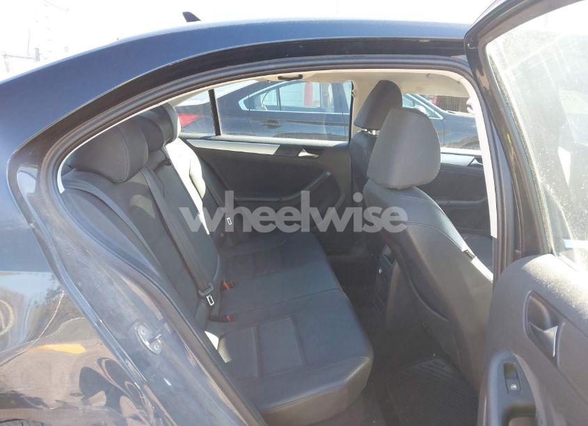 Photo 8 of 2011 Volkswagen Jetta 2.5L SEL (VIN 3VWLX7AJ7BM369783)