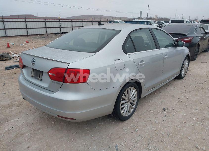 Photo 4 of 2012 Volkswagen Jetta 2.5L SEL (VIN 3VWLX7AJ7CM304613)