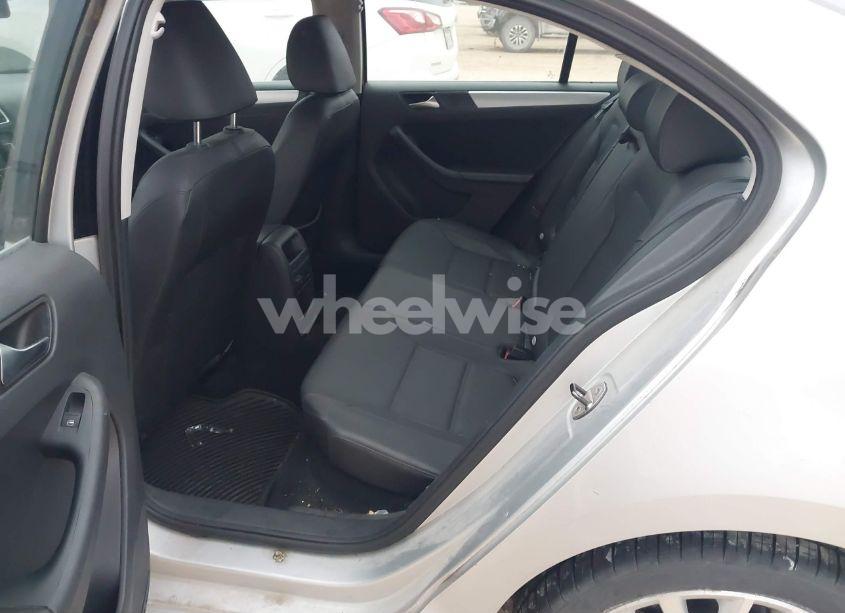 Photo 8 of 2012 Volkswagen Jetta 2.5L SEL (VIN 3VWLX7AJ7CM304613)