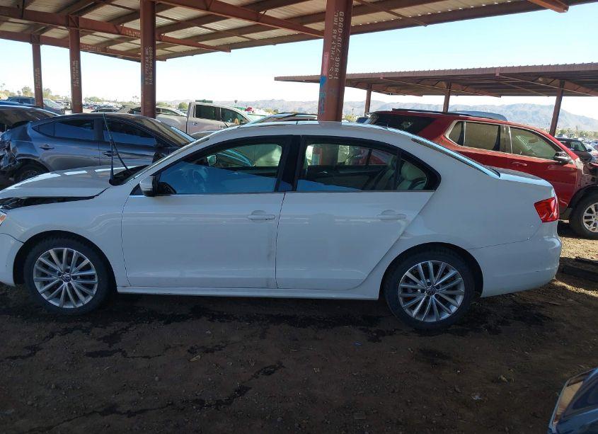 Photo 14 of 2013 Volkswagen Jetta 2.5L SEL (VIN 3VWLX7AJ7DM235178)