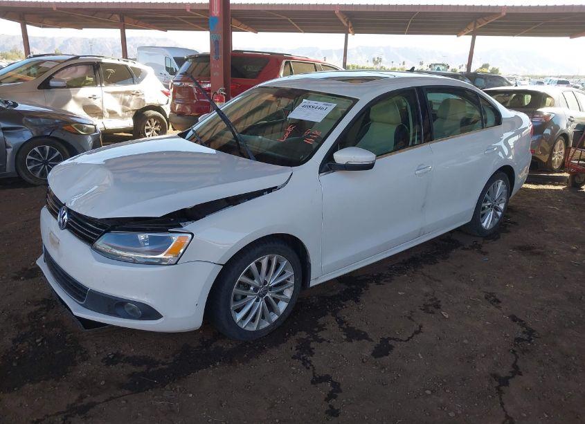 Photo 2 of 2013 Volkswagen Jetta 2.5L SEL (VIN 3VWLX7AJ7DM235178)