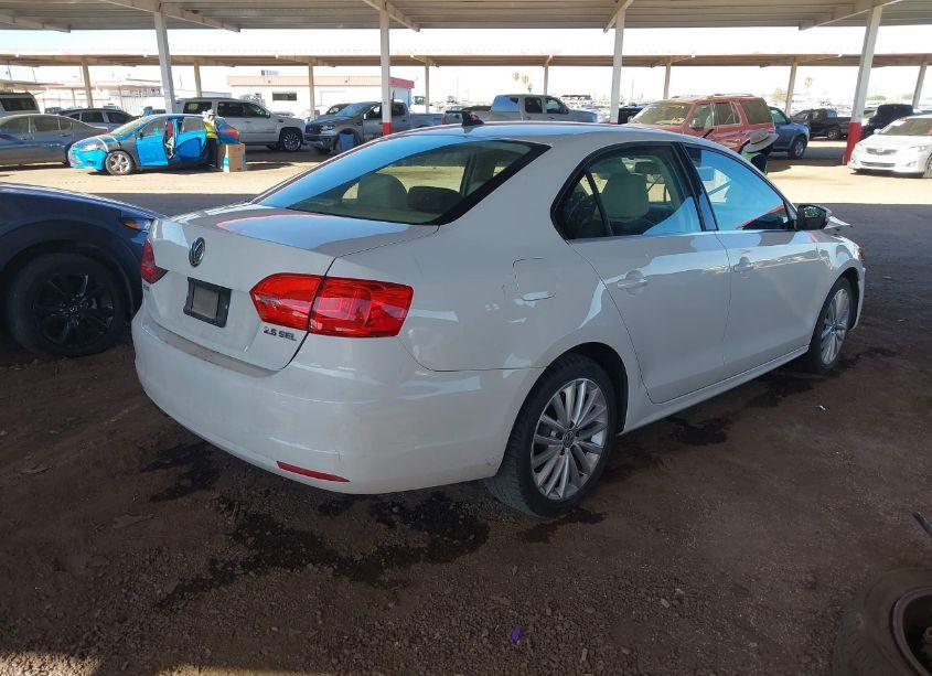 Photo 4 of 2013 Volkswagen Jetta 2.5L SEL (VIN 3VWLX7AJ7DM235178)