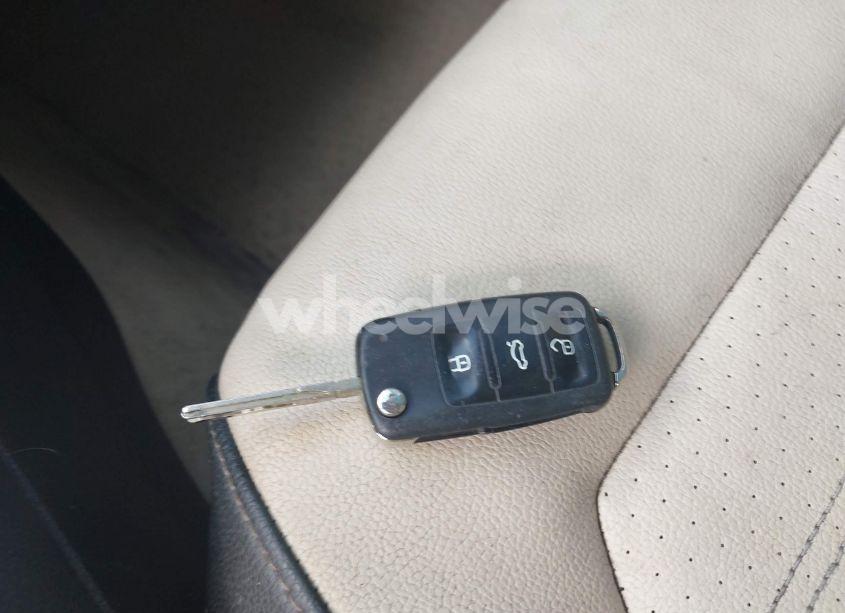 Photo 11 of 2013 Volkswagen Jetta 2.5L SEL (VIN 3VWLX7AJ8DM239482)