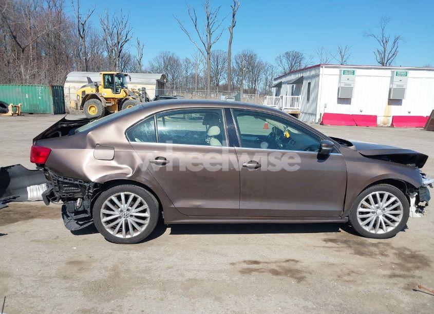 Photo 14 of 2011 Volkswagen Jetta 2.5L SEL (VIN 3VWLX7AJXBM300389)