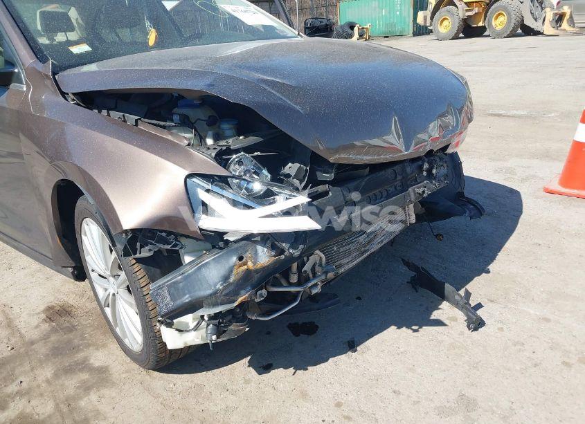 Photo 6 of 2011 Volkswagen Jetta 2.5L SEL (VIN 3VWLX7AJXBM300389)