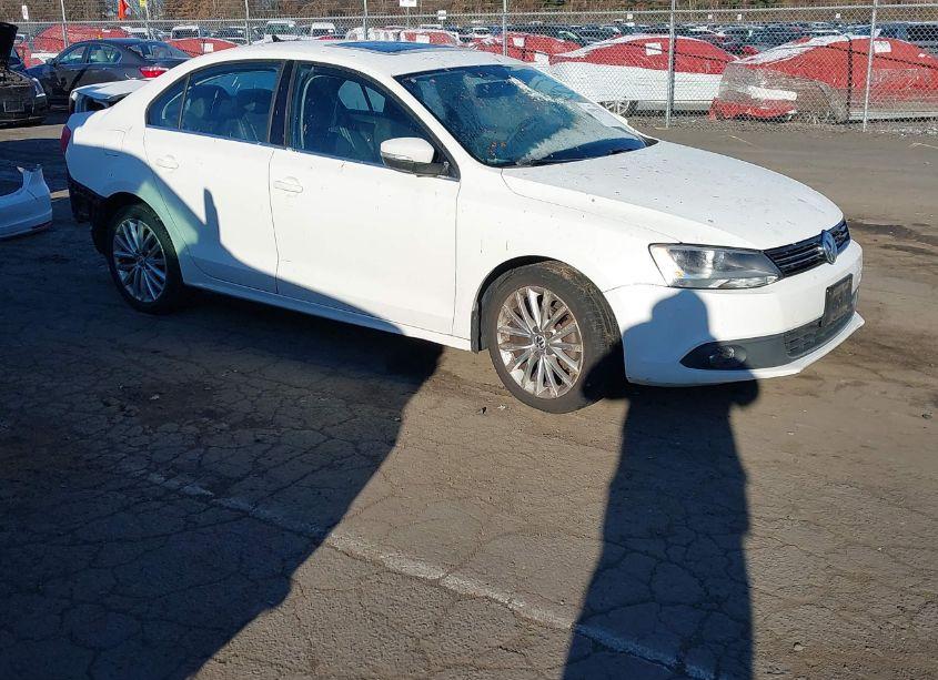 2011 Volkswagen Jetta 2.5L SEL (VIN 3VWLZ7AJ1BM302591) main photo