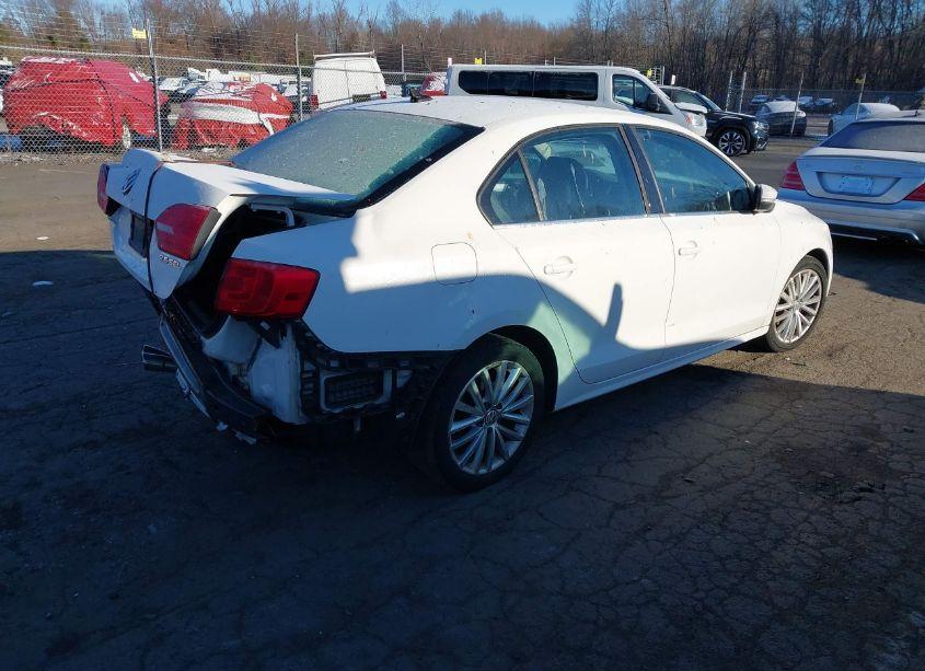 Photo 4 of 2011 Volkswagen Jetta 2.5L SEL (VIN 3VWLZ7AJ1BM302591)