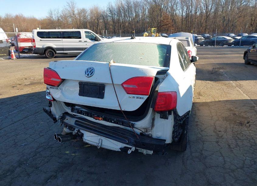 Photo 6 of 2011 Volkswagen Jetta 2.5L SEL (VIN 3VWLZ7AJ1BM302591)