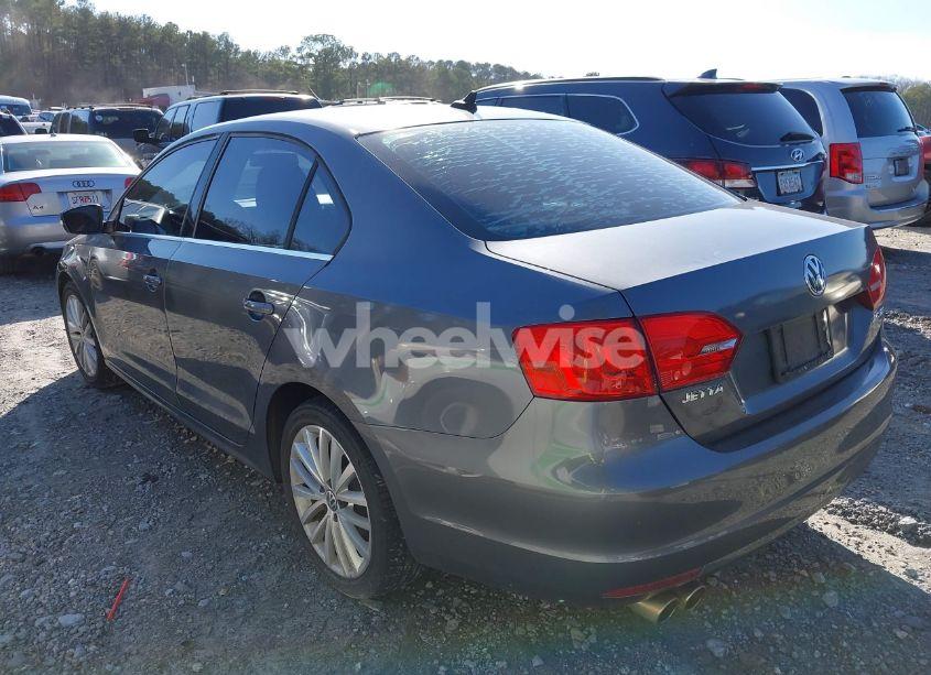 Photo 3 of 2011 Volkswagen Jetta 2.5L SEL (VIN 3VWLZ7AJ1BM366405)