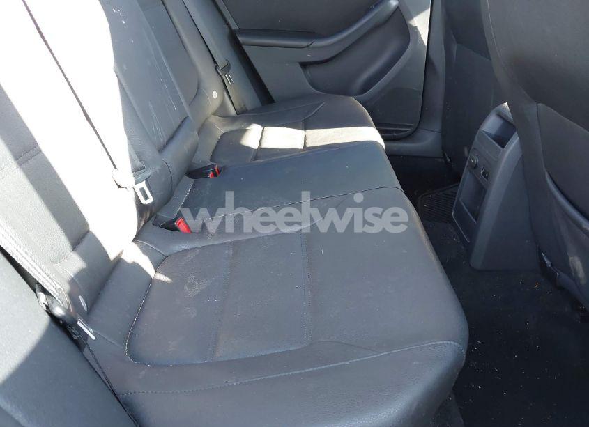 Photo 8 of 2011 Volkswagen Jetta 2.5L SEL (VIN 3VWLZ7AJ1BM366405)