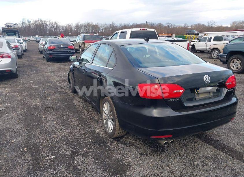 Photo 3 of 2011 Volkswagen Jetta 2.5L SEL (VIN 3VWLZ7AJ2BM349306)