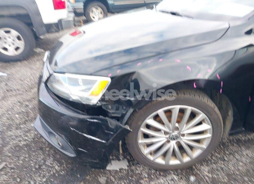 Photo 6 of 2011 Volkswagen Jetta 2.5L SEL (VIN 3VWLZ7AJ2BM349306)