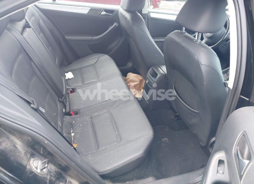 Photo 8 of 2011 Volkswagen Jetta 2.5L SEL (VIN 3VWLZ7AJ2BM349306)