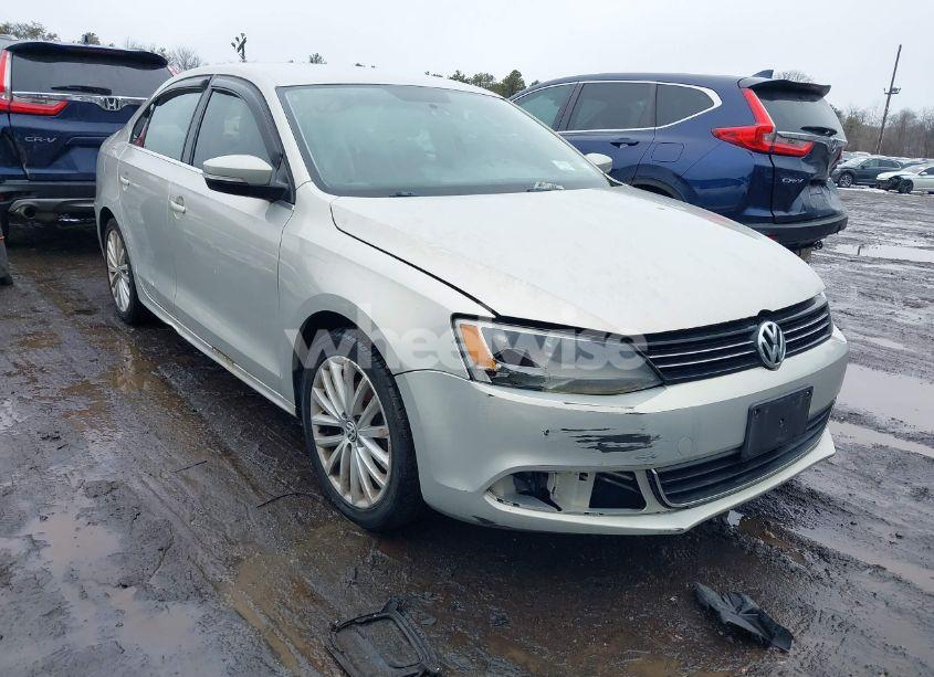 2011 Volkswagen Jetta 2.5L SEL (VIN 3VWLZ7AJ2BM349998) main photo