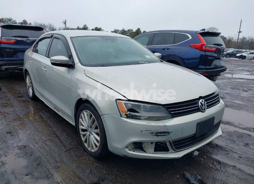 Photo 6 of 2011 Volkswagen Jetta 2.5L SEL (VIN 3VWLZ7AJ2BM349998)