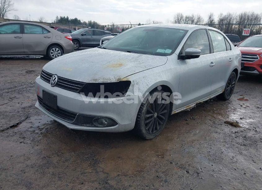 Photo 2 of 2011 Volkswagen Jetta 2.5L SEL (VIN 3VWLZ7AJ4BM354653)
