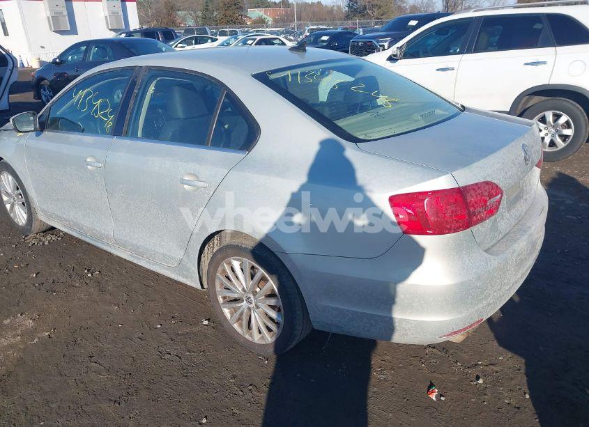 Photo 3 of 2011 Volkswagen Jetta 2.5L SEL (VIN 3VWLZ7AJ5BM100885)